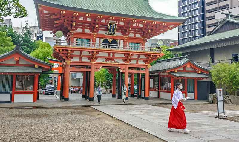 portail du sanctuaire Ikuta-jinja à Kobe