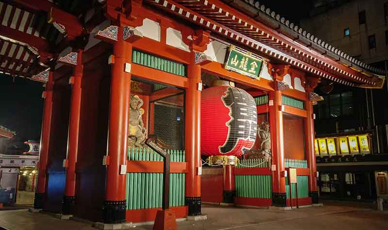 Portail au Temple Senso-ji à Asakusa