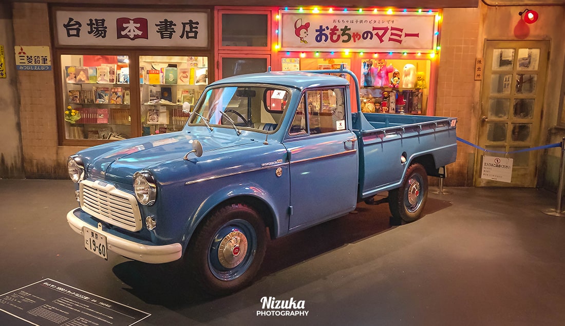 Guide Japon - Activité : salon auto Japon - History garage - pickup bleu