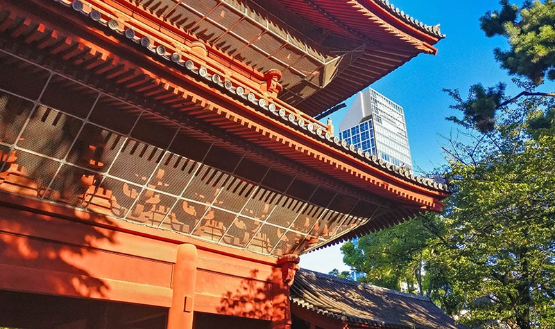Portail au temple Zojo-ji à Minato